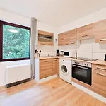 Raj Living - 1 , 2 And 3 Room Monteur Apartments