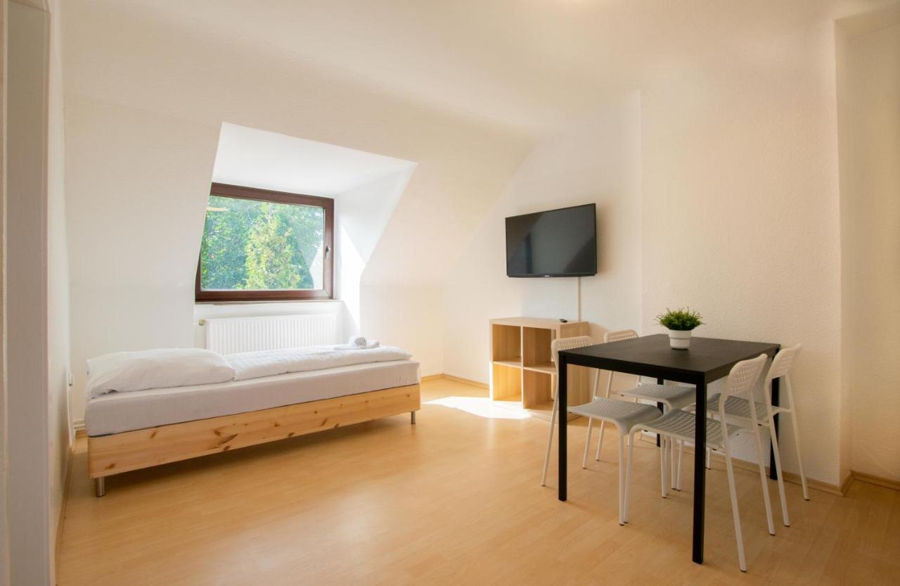Apartment Raj Living - 1 , 2 And 3 Monteur Duisburg