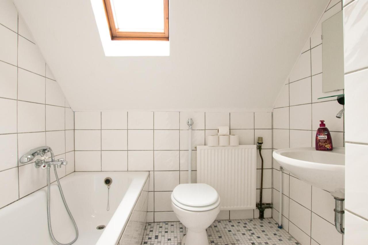 Raj Living - 1 , 2 And 3 Monteur Apartment