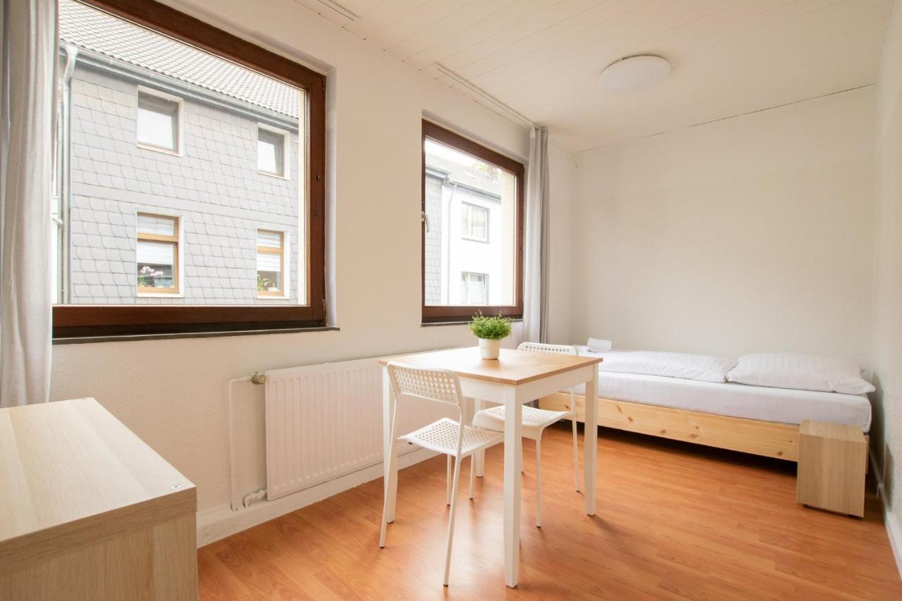 Apartment Raj Living - 1 , 2 And 3 Monteur *