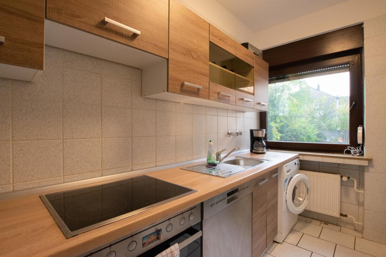 Raj Living - 1 , 2 And 3 Monteur Duisburg